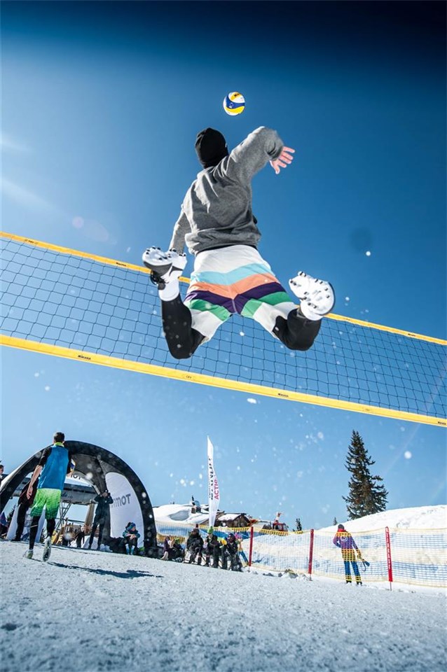 snow volleyball